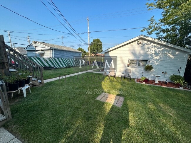 Building Photo - 1120 S 56th St