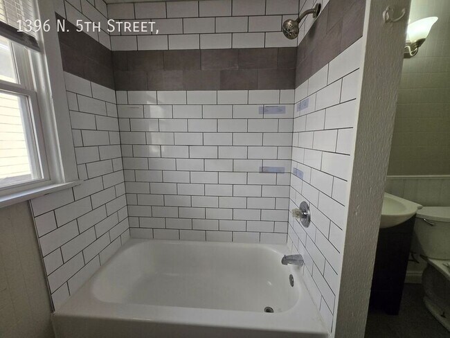 Building Photo - 1396 N 5th St