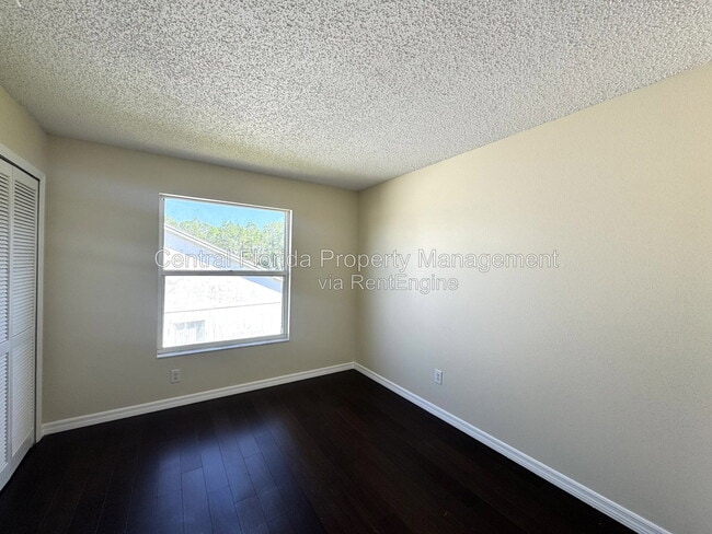 Building Photo - 2985 Viscount Cir