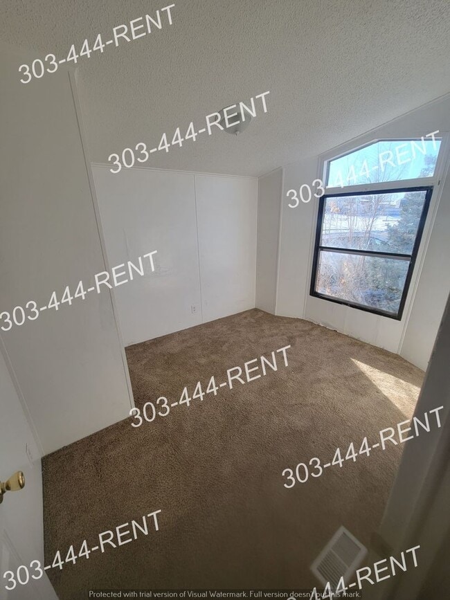 Building Photo - 3 Bedroom 2 Bath Mobile Home!