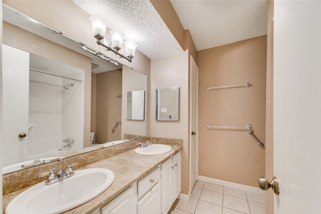 Building Photo - 14228 Misty Meadow Ln