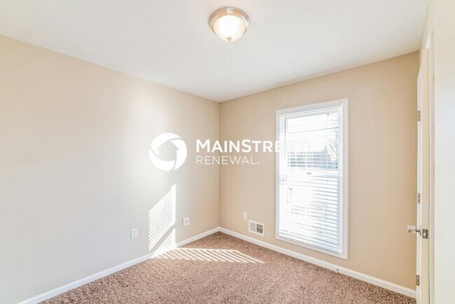 Building Photo - 3 Bedroom Pet-Friendly Home in Louisville,...