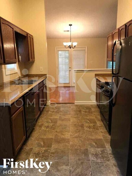 Building Photo - 5334 Memorial Ln SW