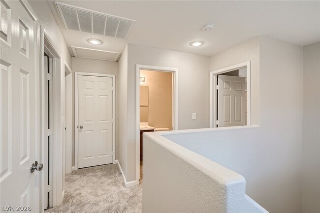 Building Photo - 25 Red Oak Canyon St