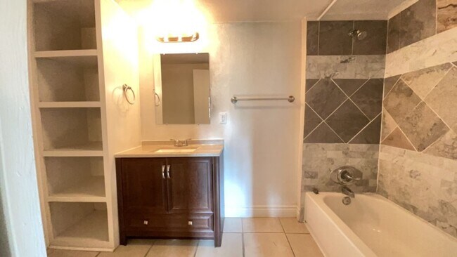 Building Photo - 2903 N U.S. Hwy 281