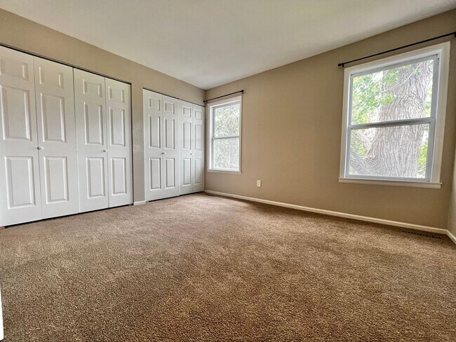 Building Photo - Charming 2 Bed 1.5 Bath Townhome in West Fort Collins!