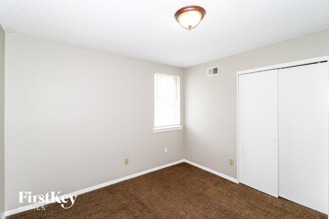 Building Photo - 5728 Ballenmoor Dr