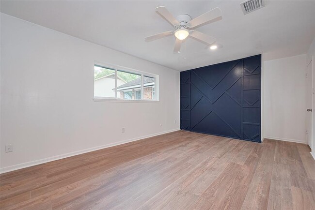 Building Photo - 25303 Lynbriar Ln