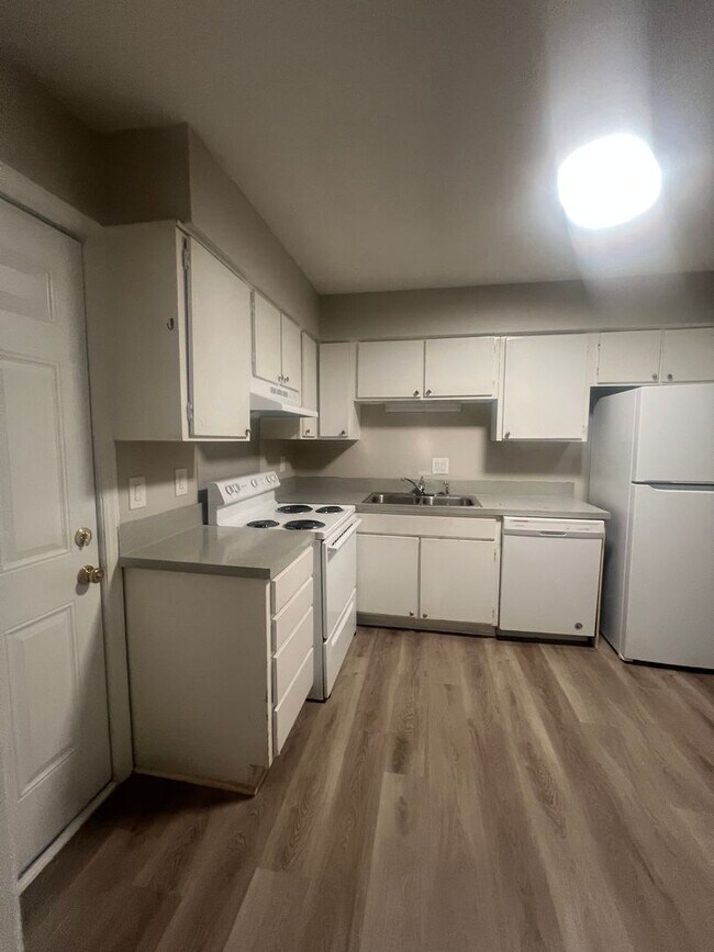 Building Photo - 3 Bedroom Townhome South Charlotte for $1700.00