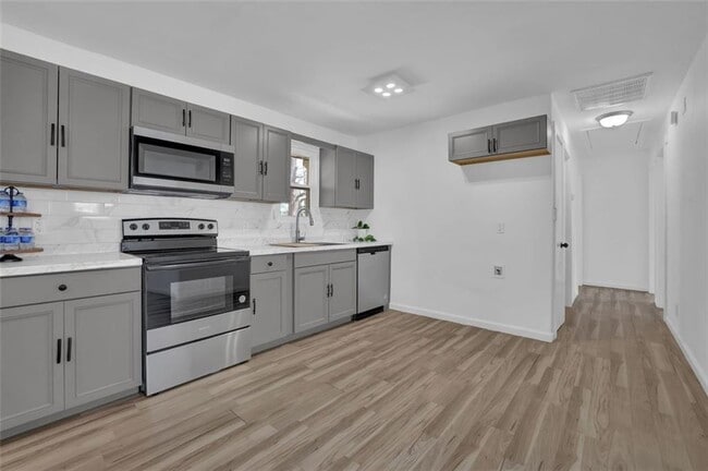Building Photo - 2030 Euclid St