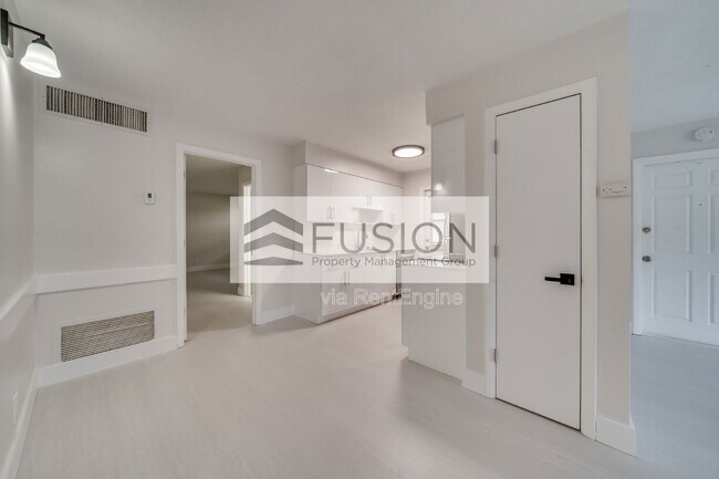 Building Photo - 921 SW 74th Terrace