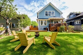 Building Photo - Madrona Home