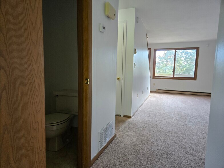 half bath - 25 4th Ave