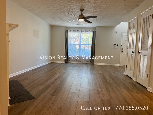 Building Photo - 2084 Manhattan Pkwy