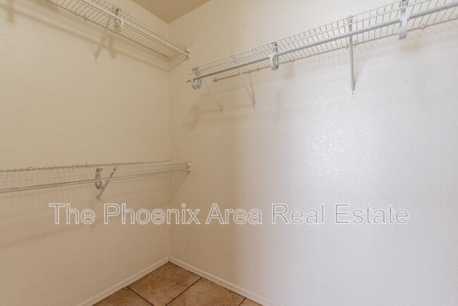 Building Photo - 1261 N Balboa Dr