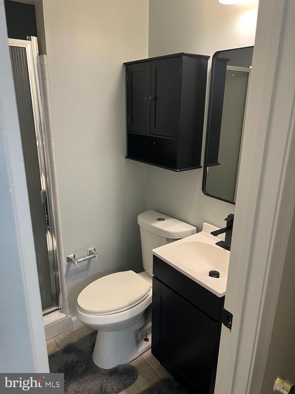 Building Photo - 2021 Chadwick Terrace