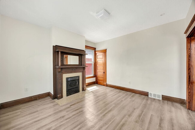 Building Photo - 2421 Kenilworth Ave