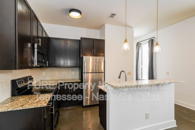 Building Photo - 210 30th Ave N