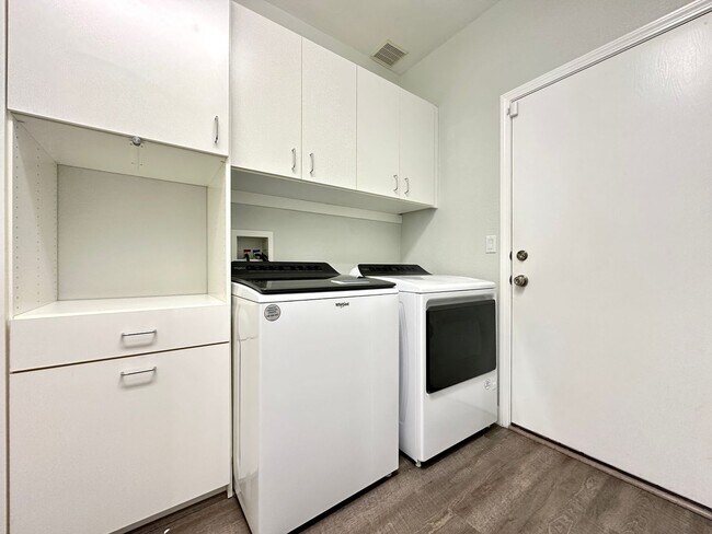 Building Photo - Aurora 4-By Pinnacle Homes