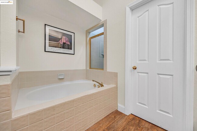Building Photo - 2380 Wayfarer Dr