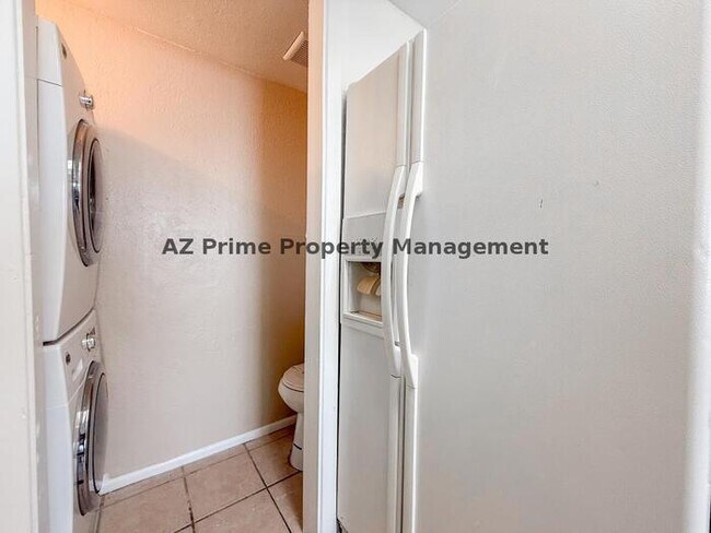 Building Photo - 2625 W Ocotillo Rd