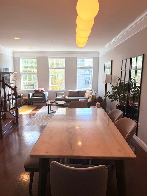 Building Photo - 81 Linden Pl