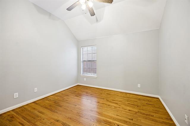 Building Photo - 930 Crestmoor Dr