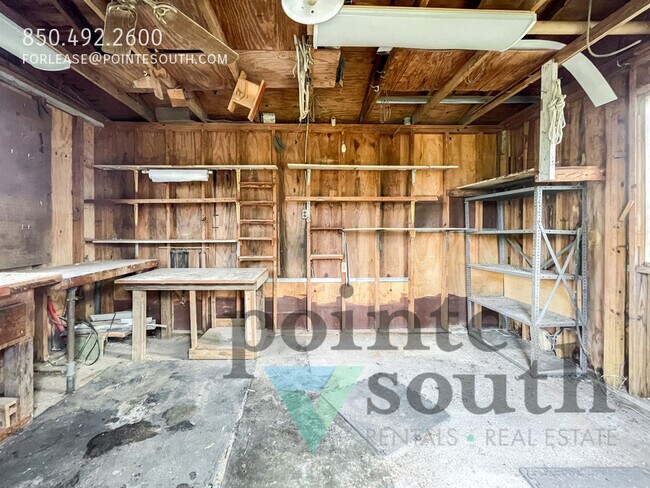 Building Photo - 5527 Sunburst Ln