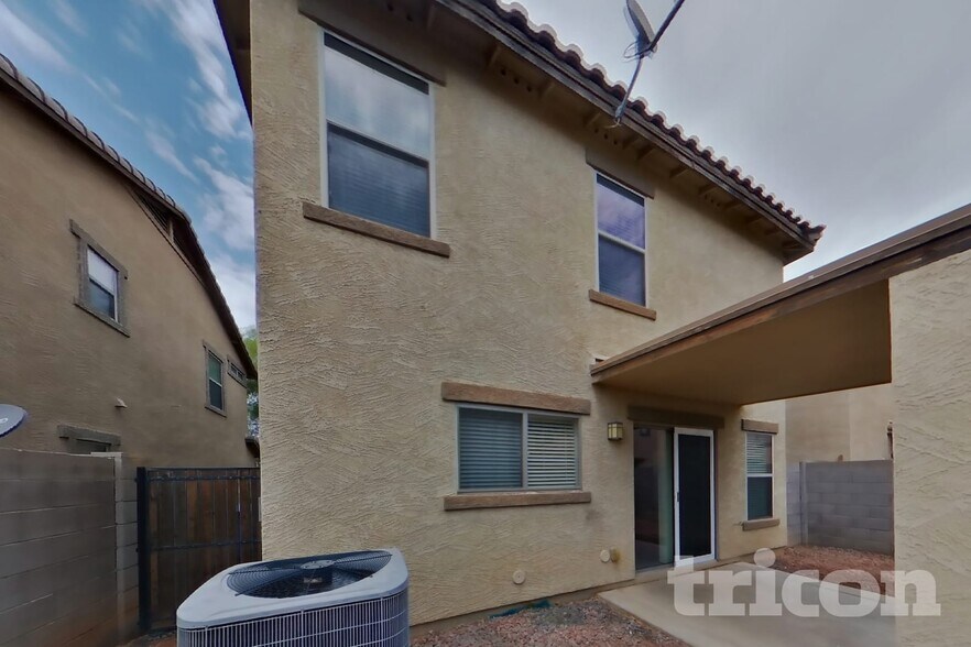 Building Photo - 6421 W Harwell Rd
