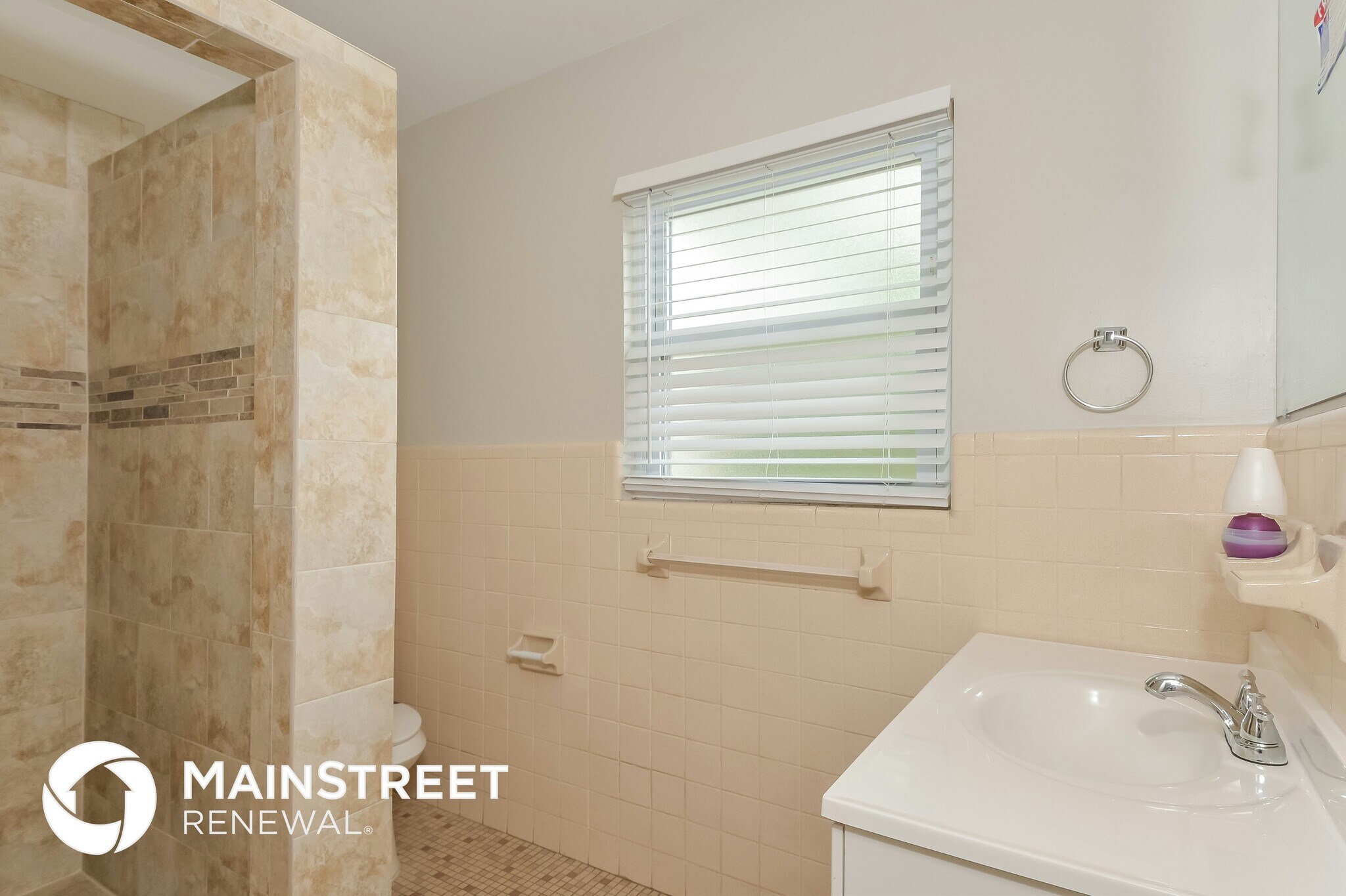 Building Photo - 2300 23rd Ave W