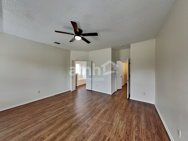 Building Photo - 1801 Wolf Creek Dr