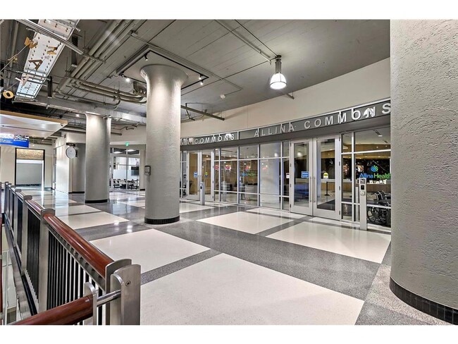 Building Photo - 2929 Chicago Ave