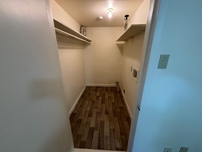 Building Photo - 2816 Putnam St