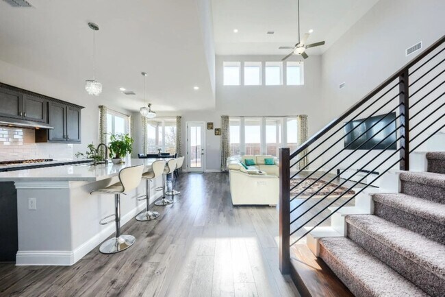 Building Photo - 16616 Sunnyland Dr