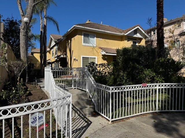 Building Photo - 451 S Oakland Ave