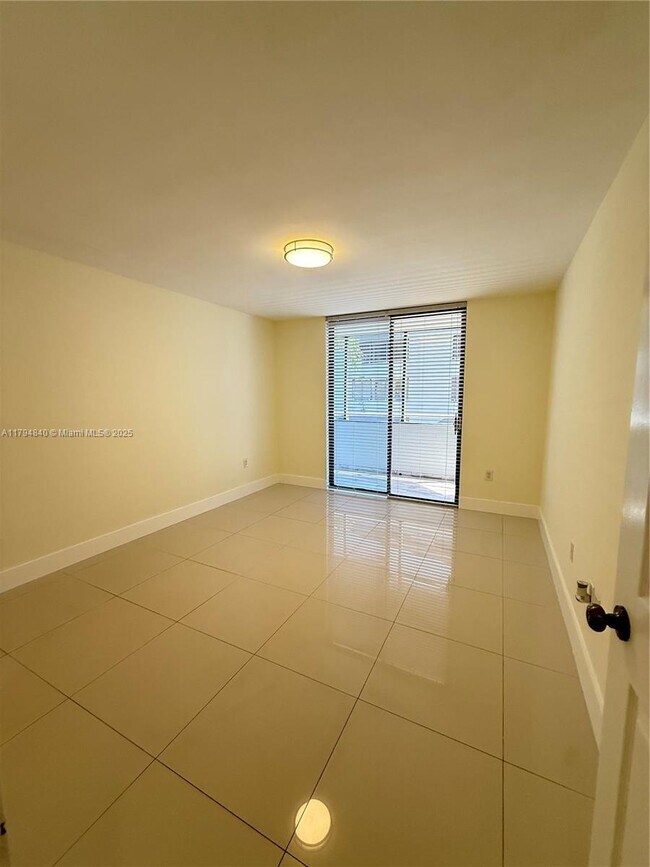 Building Photo - 8205 SW 152nd Ave