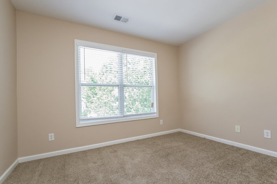 Building Photo - 2087 Peach Shoals Cir