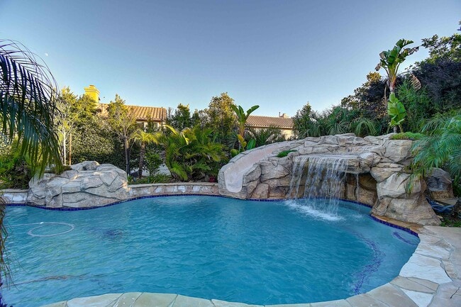 Building Photo - 4132 Prado De Las Cabras