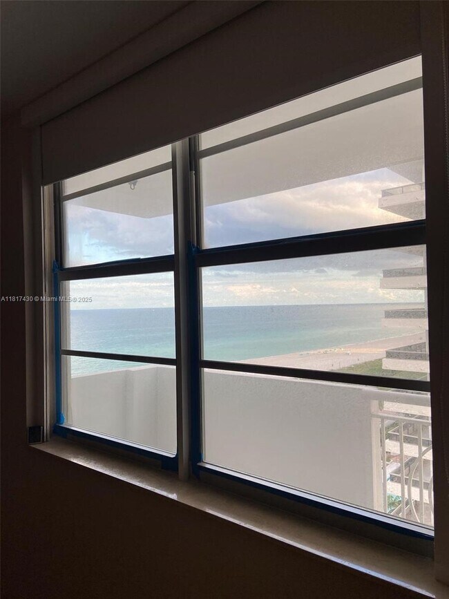 Building Photo - 5825 Collins Ave