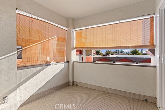 Building Photo - 5651 N Sumner Way