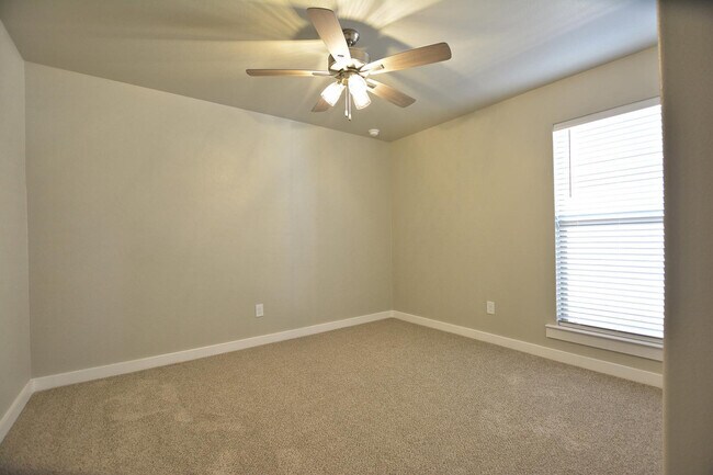 Building Photo - 1909 135th St