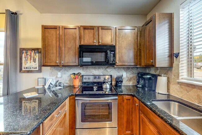 Building Photo - 103 Summit Point Ln
