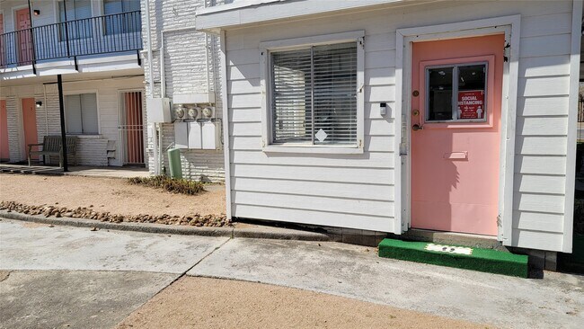 Building Photo - 306 North St