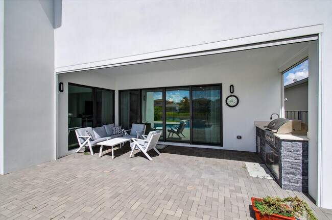 Building Photo - 17222 Blue Bayou Dr