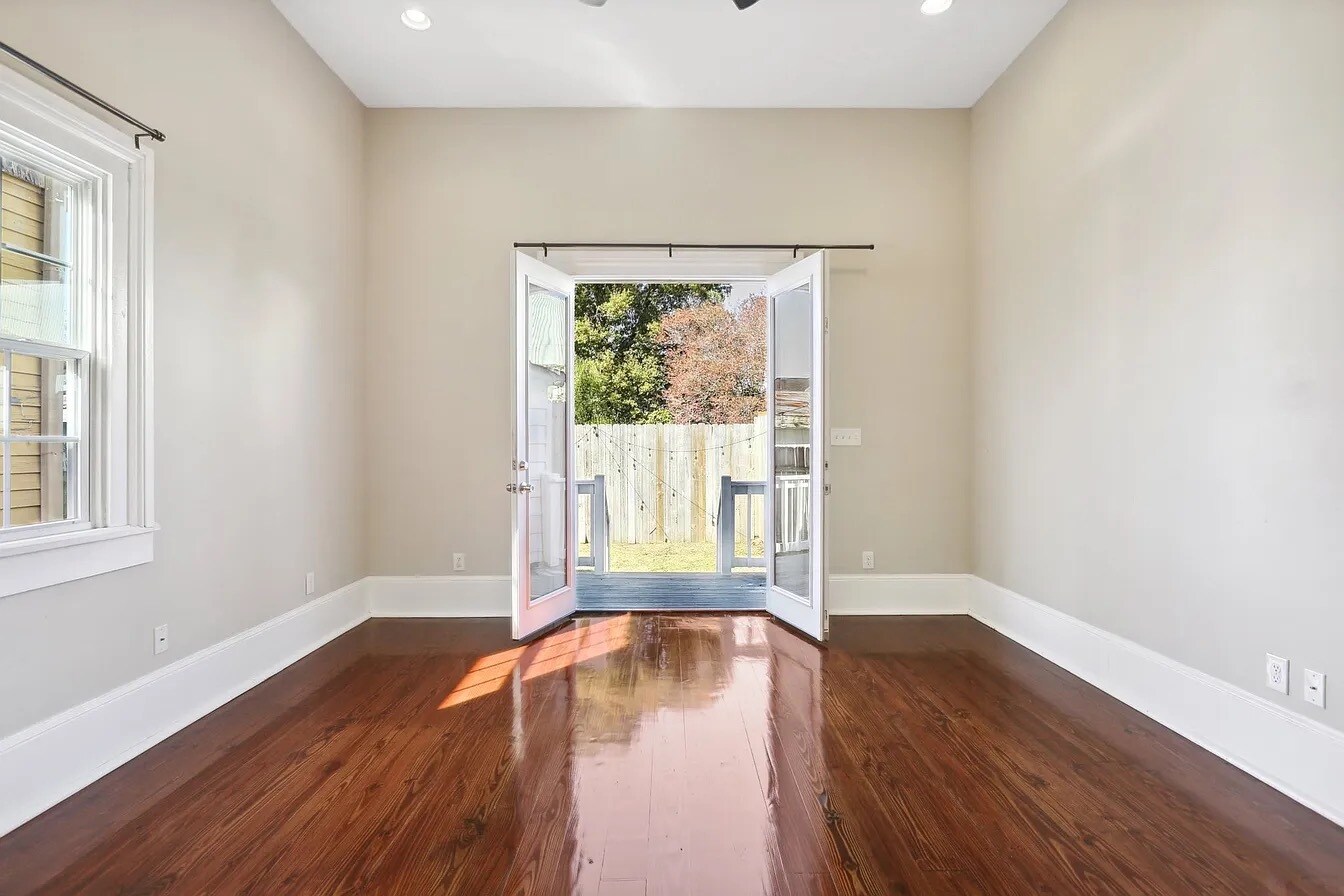 Building Photo - 2823 Baronne St