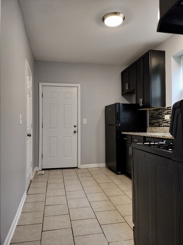 Building Photo - 2525 E 72nd Pl