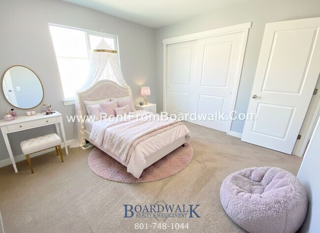 Building Photo - Single Family Home In Beautiful Community!