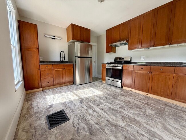 Building Photo - Amazing Remodeled Farm Home