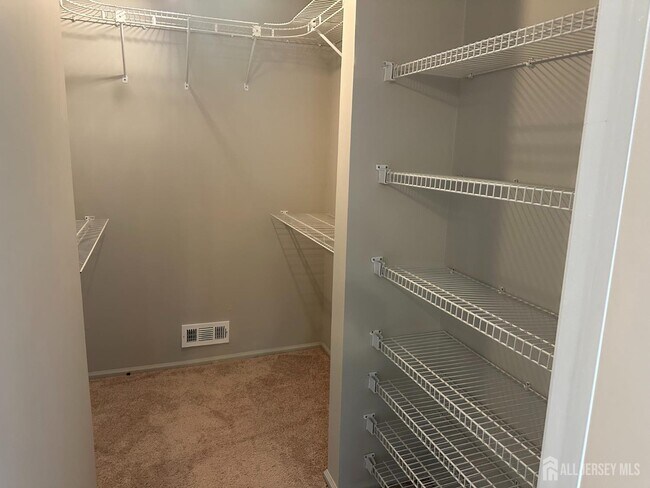 Building Photo - 304 Wimbeldon Ct