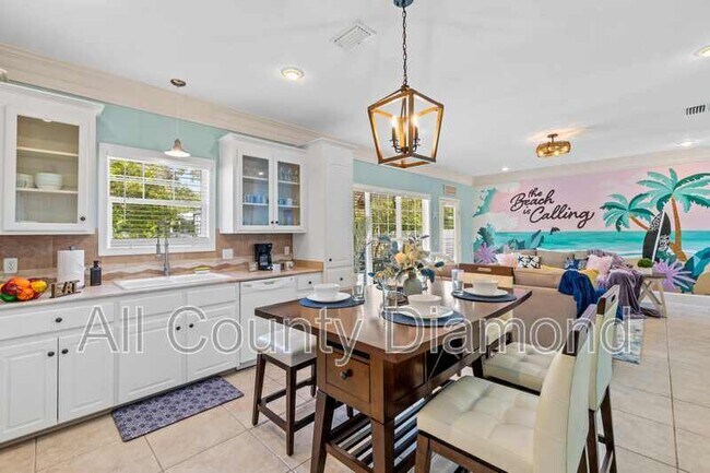 Building Photo - 9004 Polly Ave